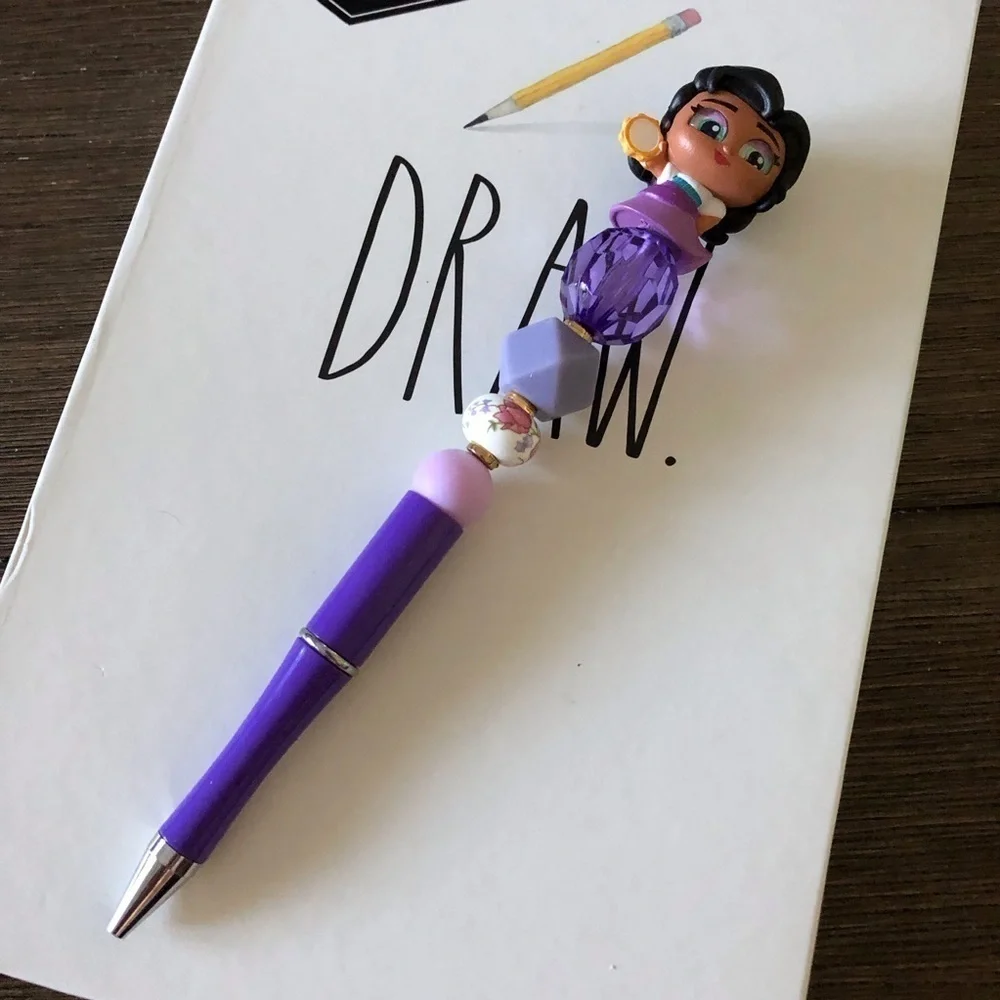 Disney Doorables: The Hunchback of Notre Dame: Esmeralda handmade beaded pen